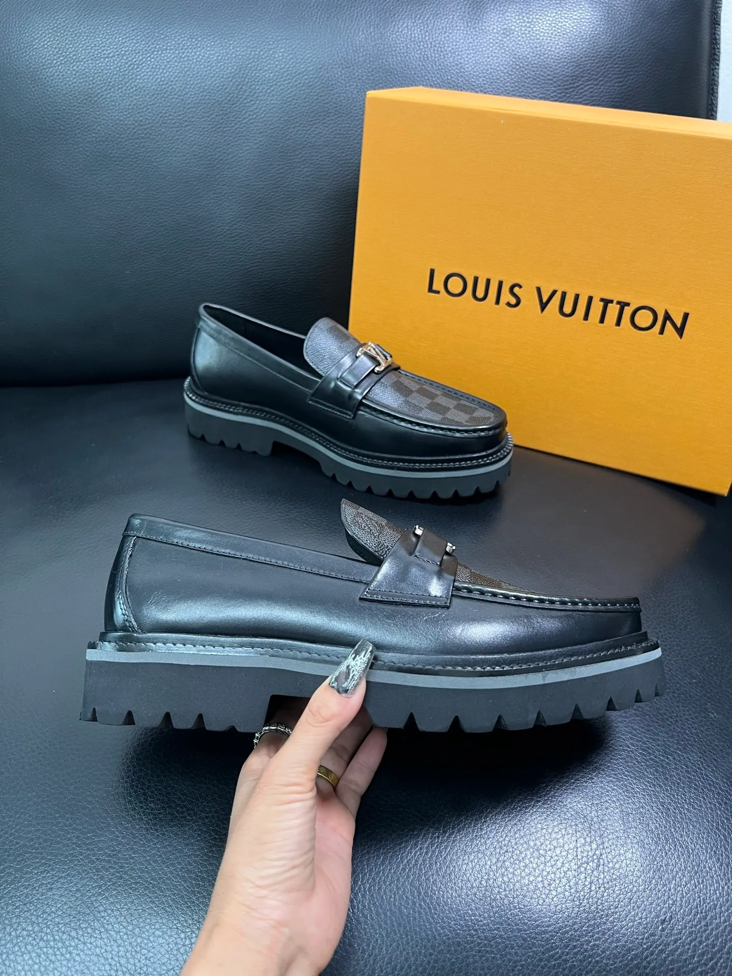 Men's shoes 💰780 Lv top purchasing Louis Vuitton leather shoes counter synchronization, uppers imported from Italy, imported water-dyed cowhide lining, soles: original soles specially provided by the original factory, original factory follow-up goods, high quality, welcome to compare, code number 38-44 (customized 45) 85842